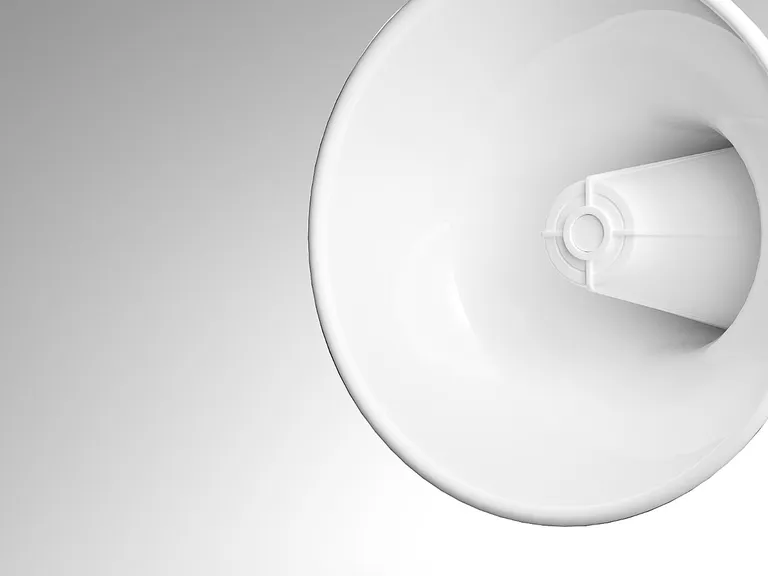 Visualisierung eines Megaphones im High Key Foto-Stil